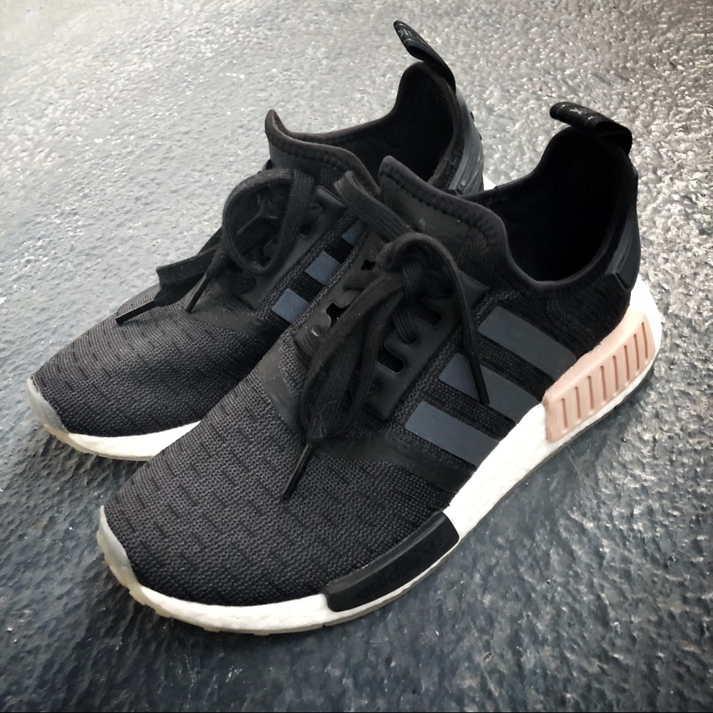 Adidas Originals NMD R1 - Black/Blush Pink